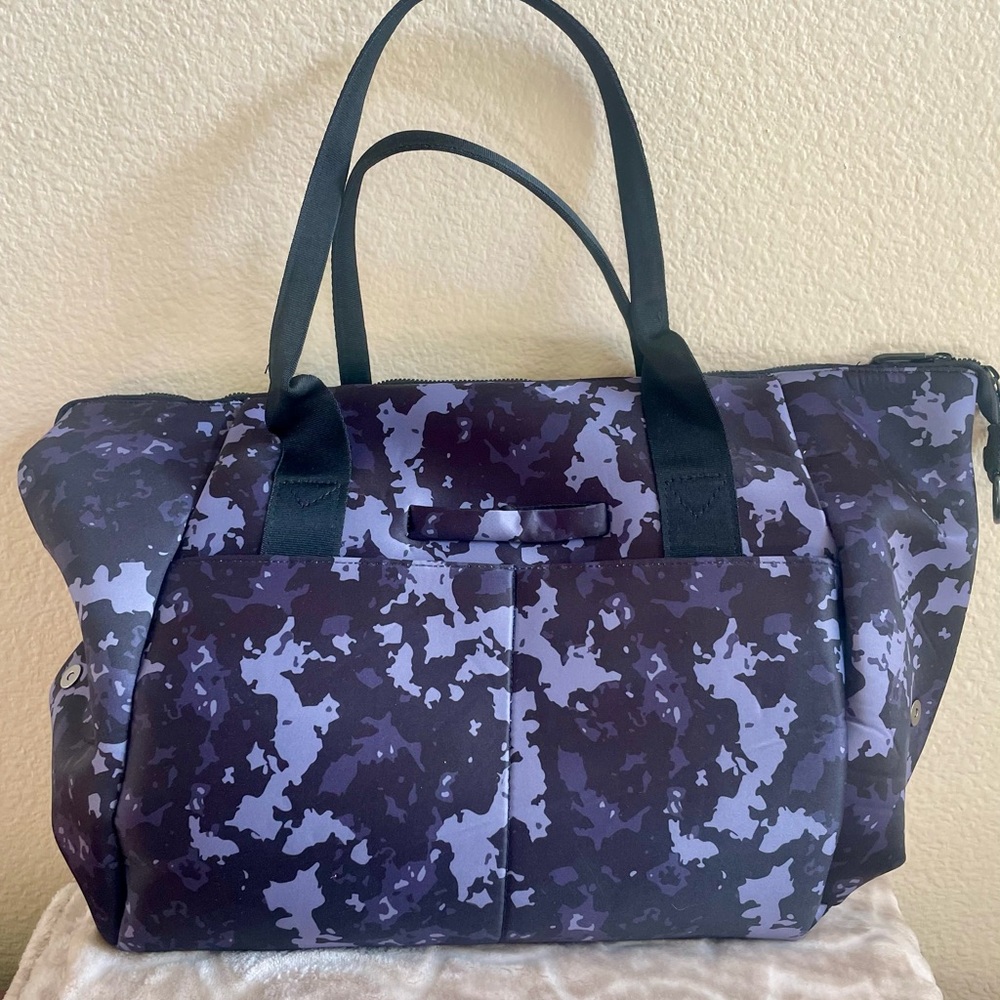 Vooray Travel Duffel Alana gym Bag NWT -new with tags - Picture 3 of 13